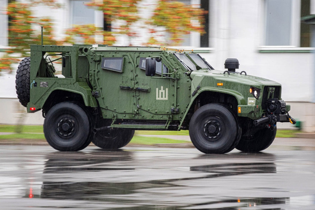 JLTV: Daugiau nei visureigis. Susipažink su Lietuvos kariuomenės raumeniu ir pasipuošk jo simboliu